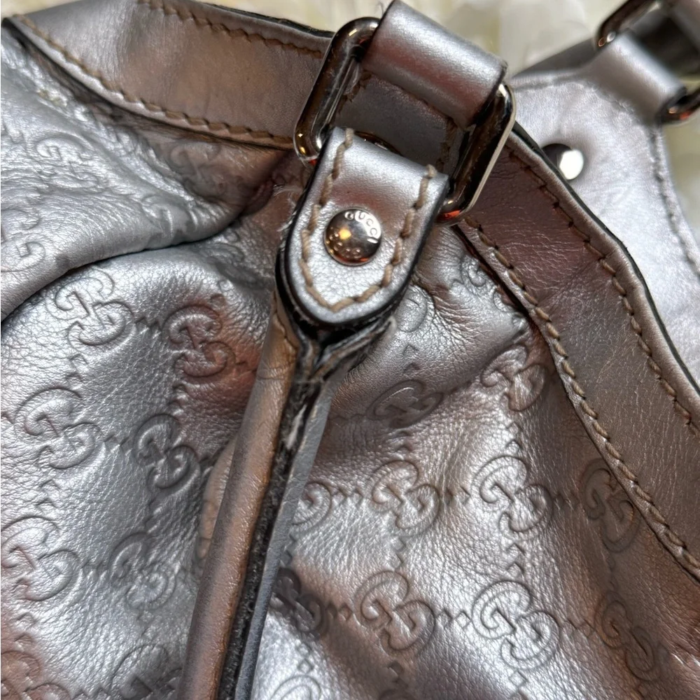 Gucci Sukey Metallic Silver Shoulder Bag With Charm- Authentic - Picture 13 of 17